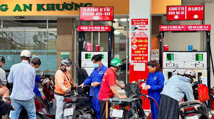 Giảm trung gian xăng dầu, tăng trách nhiệm đầu mối
