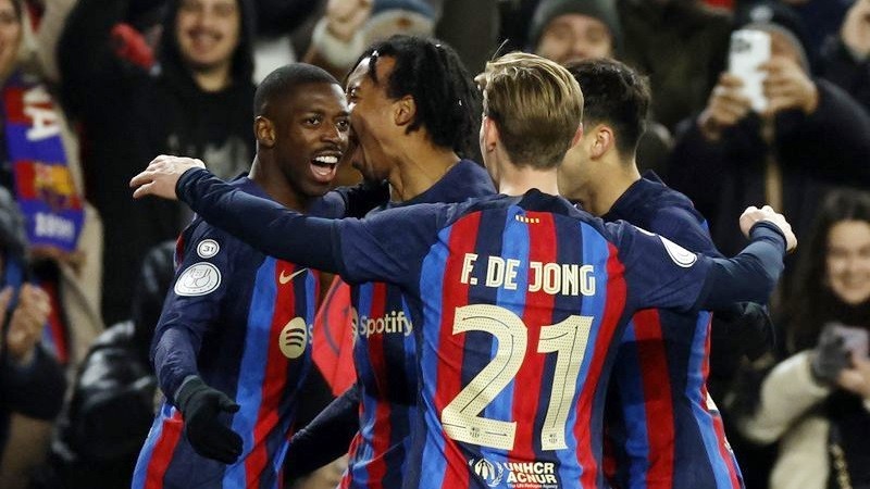 Ousmane Dembele ghi bàn duy nhất giúp Barcelona giành chiến thắng 1-0 trước Sociedad.