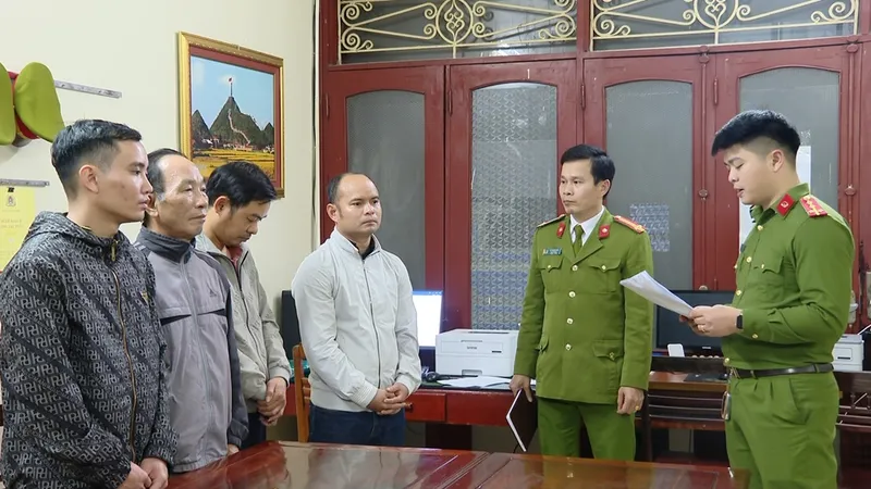Bắt ổ nhóm làm giả hồ sơ, lừa đảo chiếm đoạt tiền của nhiều công ty bảo hiểm 