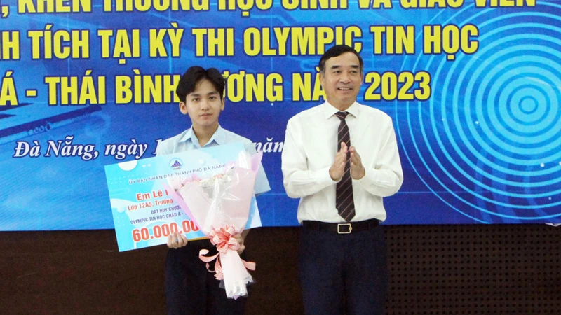 Đà Nẵng tuyên dương học sinh giành huy chương tại kỳ thi Olympic Tin học châu Á - Thái Bình Dương