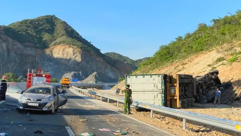 Bàn giải pháp kiềm chế tai nạn, đảm bảo an toàn trên các tuyến đường cao tốc