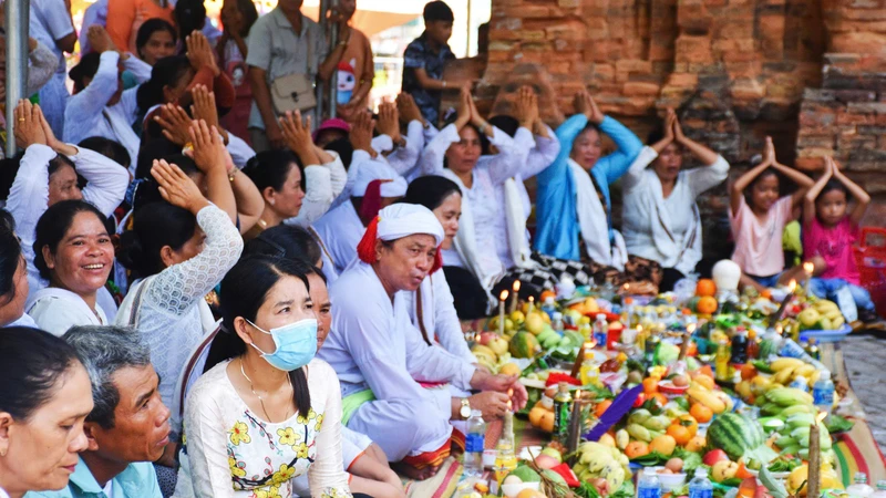 Khánh Hòa cần phát triển các hoạt động văn hóa tín ngưỡng đặc trưng để thu hút khách du lịch