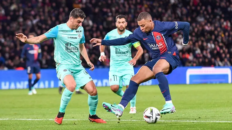 Montpellier khó cản bước PSG trở lại với chiến thắng