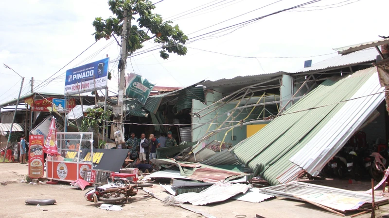 Tạm giữ hình sự tài xế xe container gây tai nạn khiến 3 người tử vong ở Đắk Nông