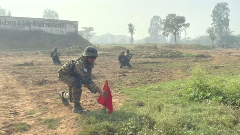 Công binh, quân y, không quân Việt Nam - Ấn Độ diễn tập cứu hộ khi xảy ra động đất, lũ lụt