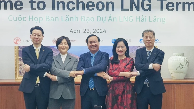 Tỉnh Quảng Trị và T&T Group hợp tác chuyển đổi năng lượng - tăng trưởng xanh với Tập đoàn SK (Hàn Quốc)