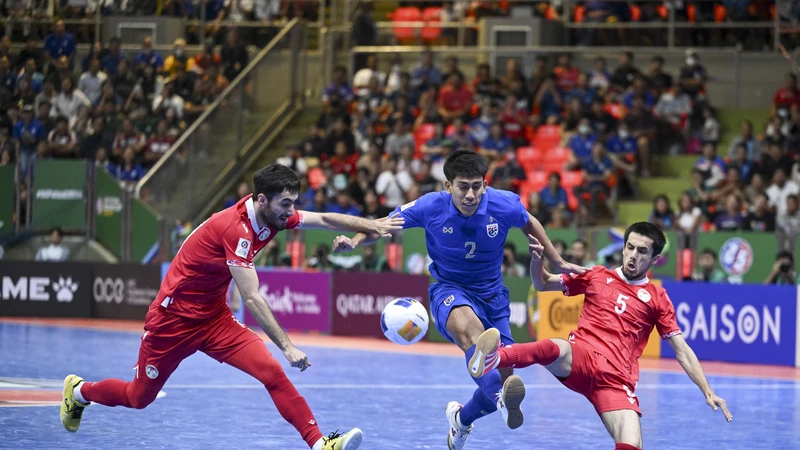 Thái Lan ngược dòng đầy cảm xúc trước Tajikistan để đoạt vé vào chơi trận chung kết. ẢNH: AFC 