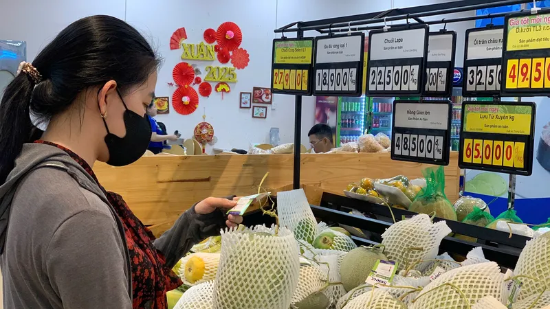 Nhiều nhóm sản phẩm giảm giá mạnh tại các điểm bán của Saigon Co.op