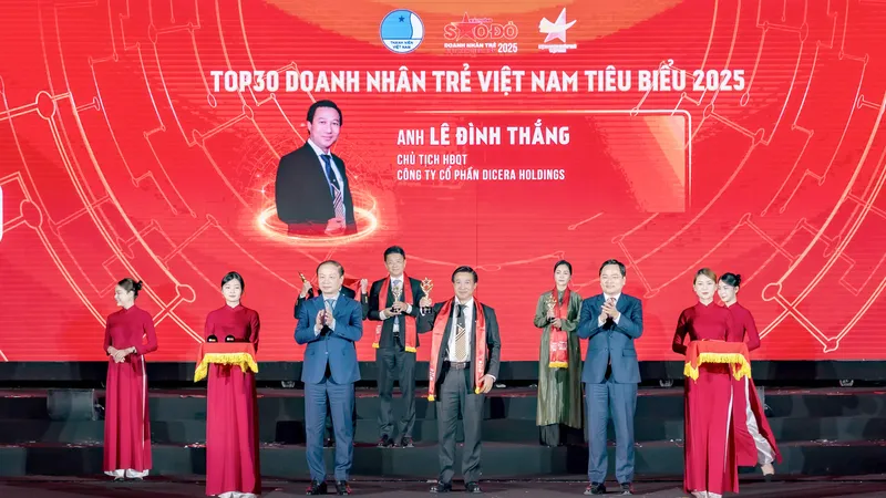 Chủ tịch DICERA đứng top 30 doanh nhân tiêu biểu giải thưởng “Sao Đỏ năm 2025”