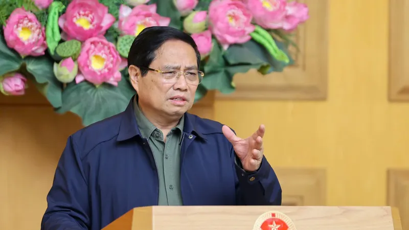 Thủ tướng yêu cầu không để các cháu thiếu nơi học tập, không để người bệnh thiếu nơi chữa bệnh, không để người dân thiếu ăn, thiếu mặc, bị đói rách. Ảnh: VIẾT CHUNG