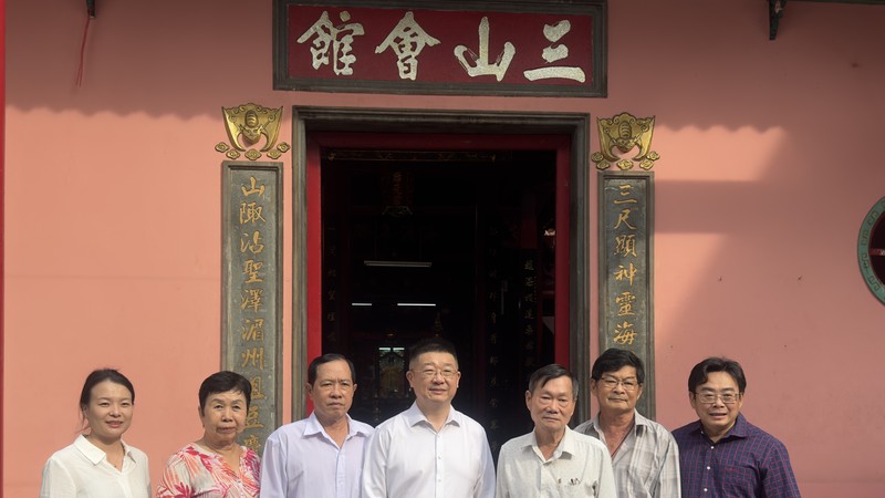 中国驻胡志明市总领事唐立到访三山会馆