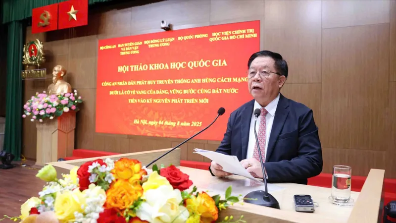Tăng cường đấu tranh phòng, chống suy thoái tư tưởng chính trị, tự diễn biến, tự chuyển hóa