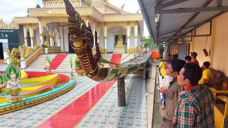 Ghe ngo: Chiều sâu văn hóa phum sóc