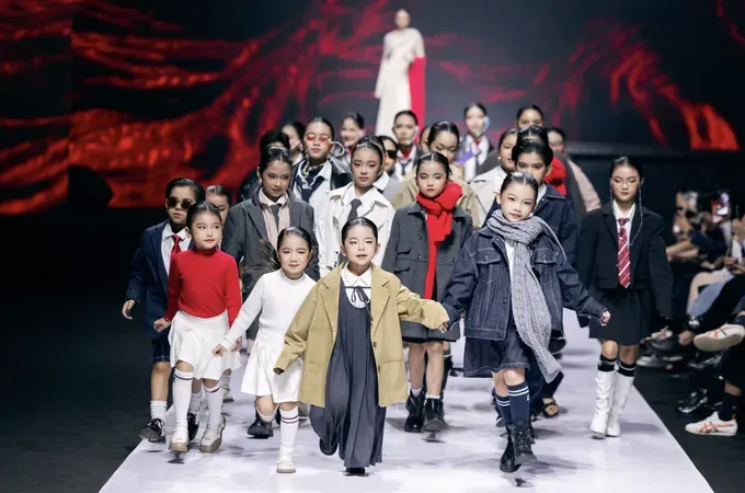 Vietnam International Fashion Week Autumn/Winter 2025 shines bright
