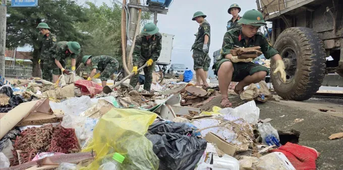 Flood-stricken residents step up preparedness as typhoon No.15 approaches