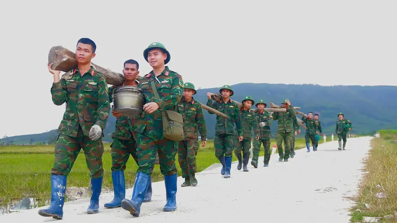 Military forces, local authorities lead swift efforts to rebuild flood-hit homes