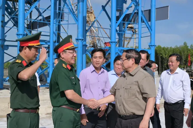 PM Pham Minh Chinh inspects progress of key infrastructure projects in Ca Mau