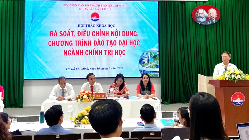 Rà soát, điều chỉnh chương trình đào tạo ngành Chính trị học