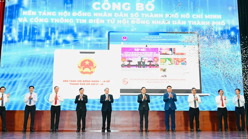 Ra mắt nền tảng ứng dụng "HĐND số TPHCM” và Cổng thông tin điện tử HĐND TPHCM