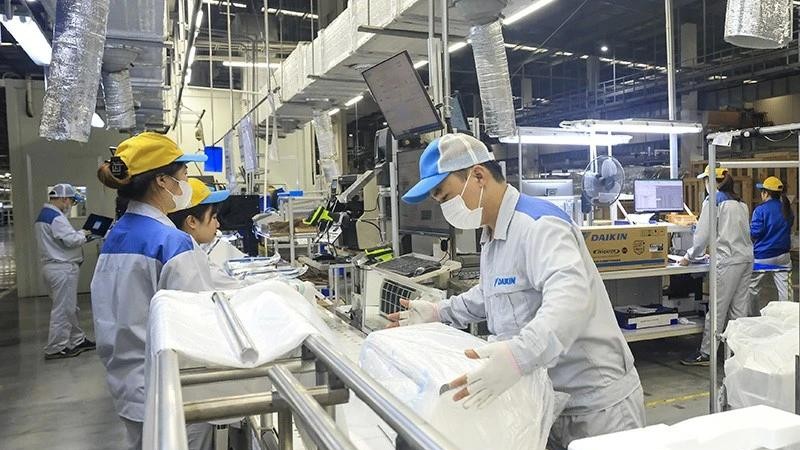 克服双重冲击 助力经济持续加速增长