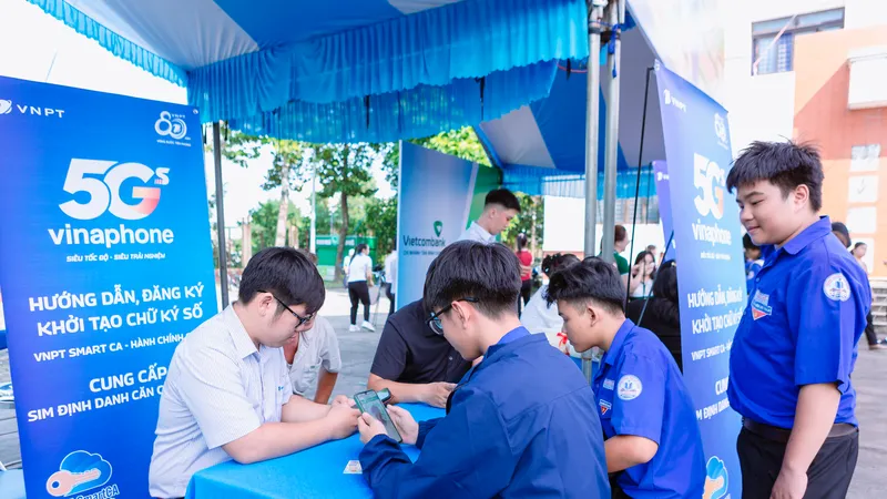 Phường An Phú (TPHCM): Đến tận nhà trang bị kỹ năng số cho người dân 