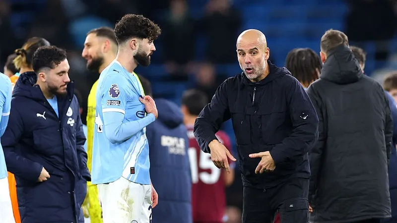 HLV Pep Guardiola cảnh báo cầu thủ Man.City kiểm soát chế độ ăn uống trong kỳ nghỉ Giáng sinh.