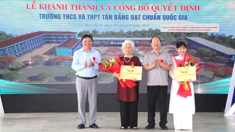 Trường THCS - THPT Tân Bằng đạt chuẩn quốc gia trước thềm năm học mới