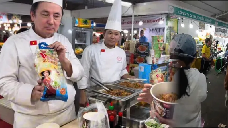 Chương trình quảng diễn miến xào của Công ty CP thực phẩm Bình Tây và biểu diễn nghệ thuật của nghệ sĩ Mai Đình Tới tại chương trình