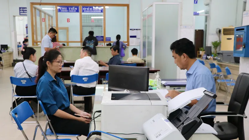 Ngày đầu áp dụng luật công chứng mới: Nhịp làm việc tất bật, kỳ vọng về sự thay đổi lớn