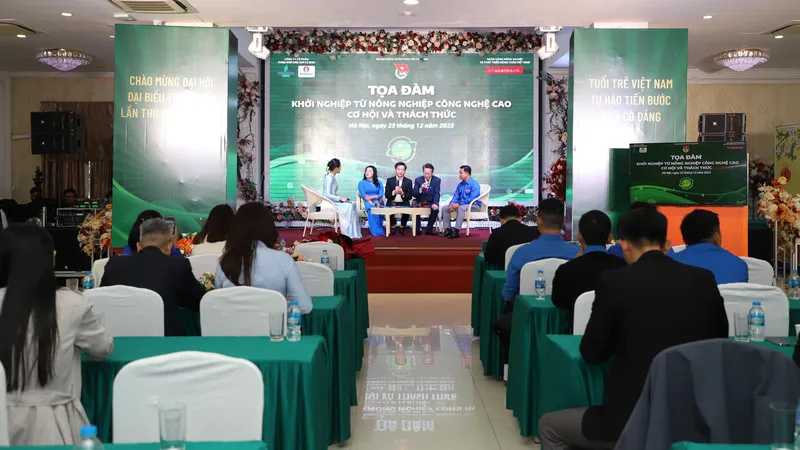 Tọa đàm với chủ đề: “Khởi nghiệp từ nông nghiệp công nghệ cao, cơ hội và thách thức”, ngày 25-12, tại Hà Nội