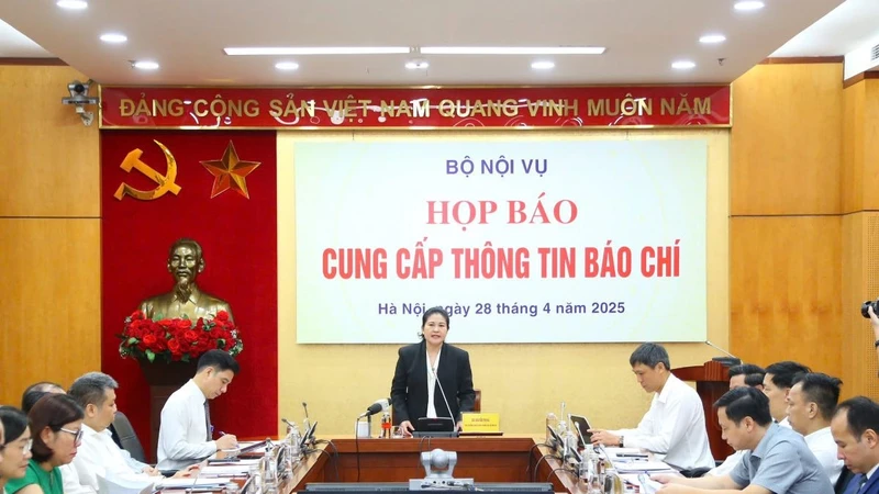 Quang cảnh buổi họp báo