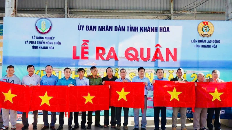 Khánh Hòa: Ra quân khai thác hải sản năm 2025