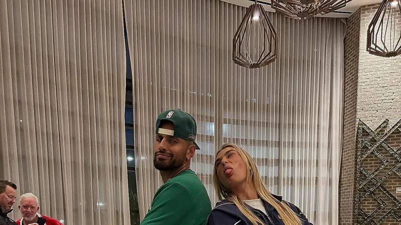 Kyrgios rất thân thiết với Sabalenka