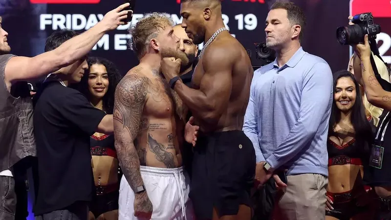 Jake sẽ đối mặt Joshua vào ngày mai