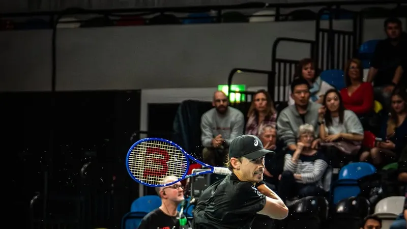 De Minaur sẽ tập thêm cơ bắp cho mùa giải năm mới