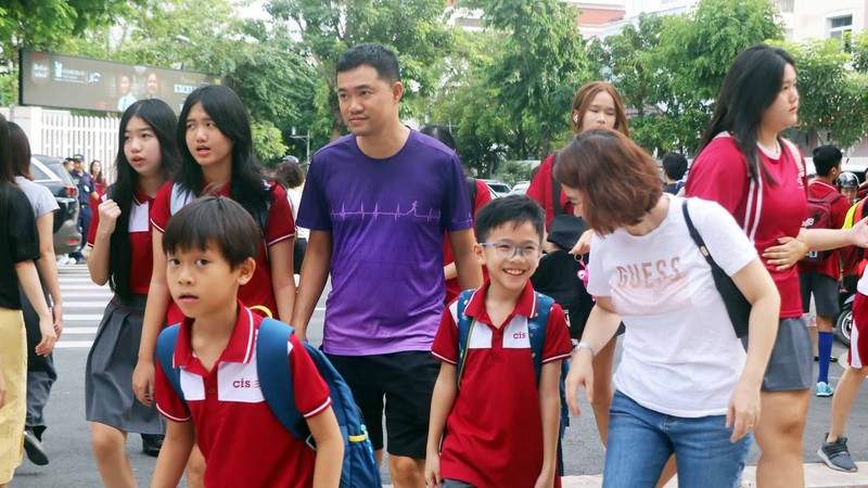 加拿大国际学校的学生8月11日返校。