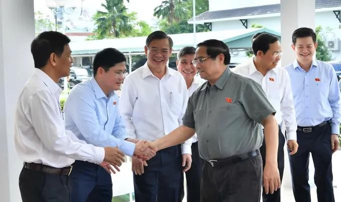 政府总理范明政在芹苴市选民接触会上。