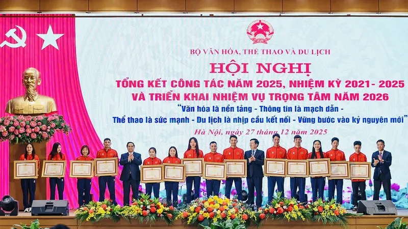 Các gương mặt tiêu biểu đã được nhận Bằng khen của Thủ tướng Chính phủ. Ảnh: HOÀNG MỸ TÂM