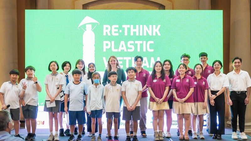 High school group uses psychology to protect environment