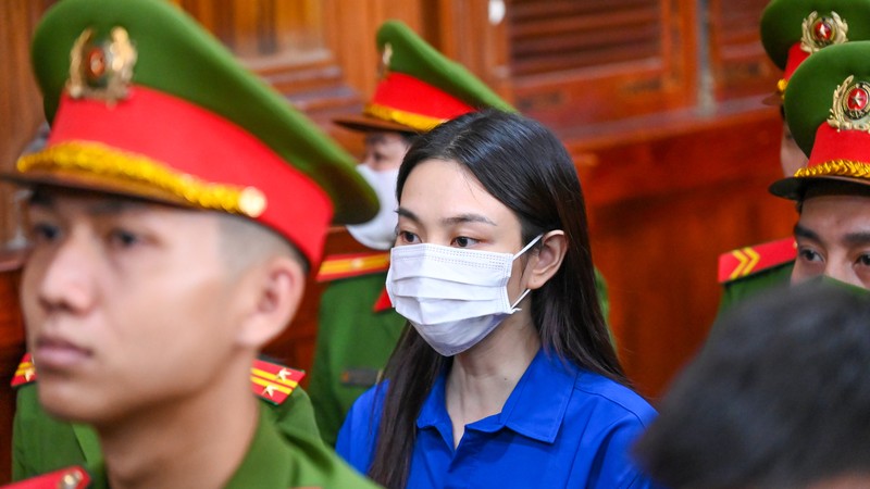 Miss Thuy Tien receives two-year prison term for deceiving customers