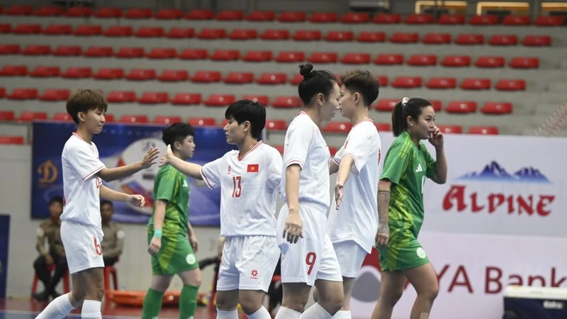 Đội tuyển futsal nữ Việt Nam sẽ tranh ngôi đầu bảng với Đài Loan (TQ)