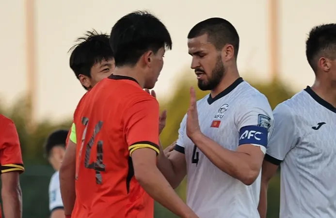 Trận giao hữu lượt đi giữa U23 Kyrgyzstan và U23 Trung Quốc. Ảnh; KFU
