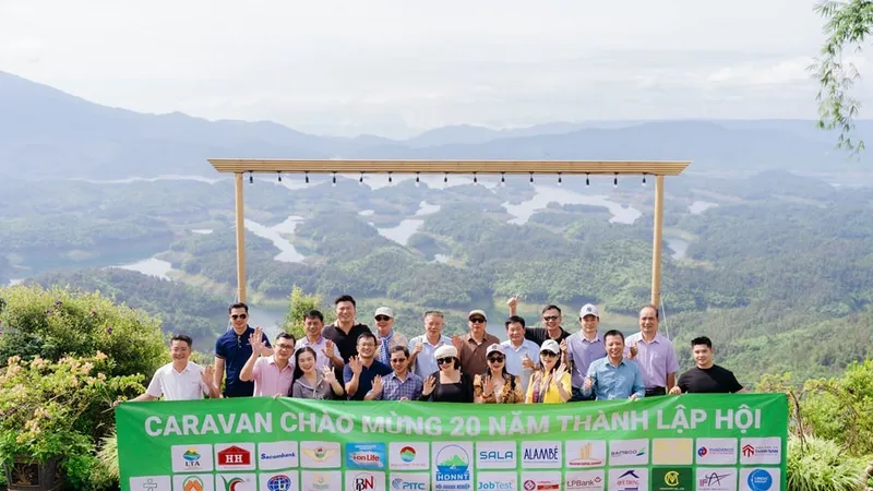 Các doanh nhân tham quan thực tế trải nghiệm