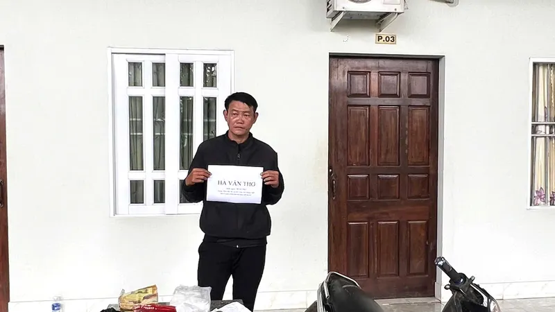 Quảng Ngãi: Bắt đối tượng vận chuyển 1kg ma túy đá