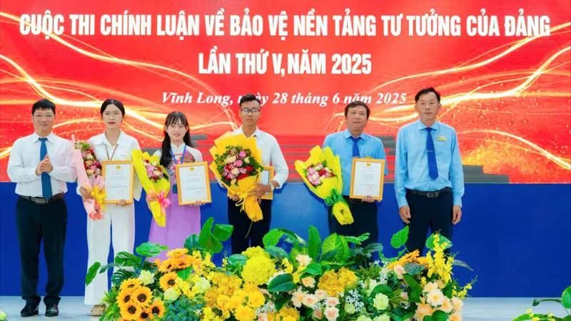 ĐBSCL trao giải Cuộc thi chính luận về bảo vệ nền tảng tư tưởng của Đảng