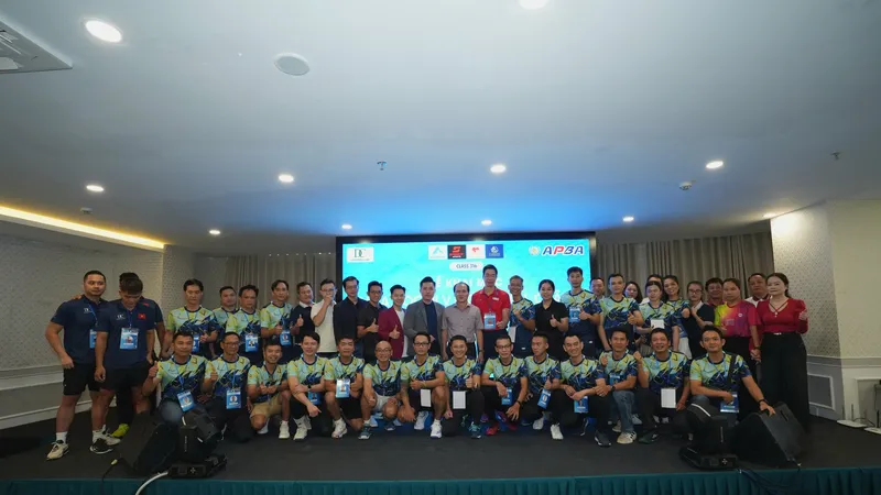 25 học viên hoàn thành khoá học. Ảnh: QUỲNH MAI