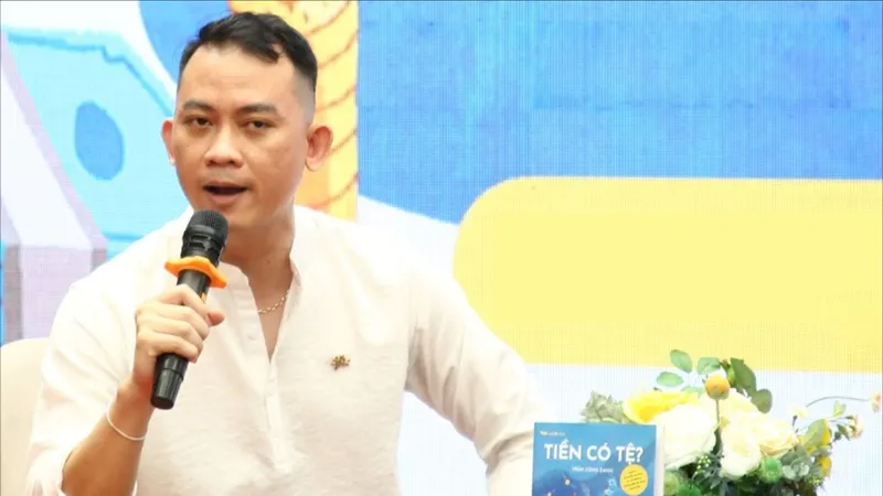 Những trang sách đầy màu sắc của Trần Công Danh