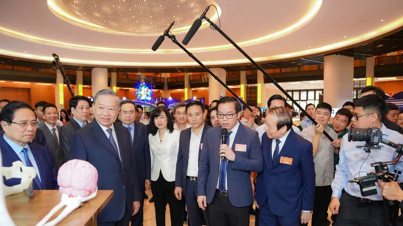 Vinmec trình làng robot y tế “Make in Vietnam”, tiên phong mô hình bệnh viện thông minh