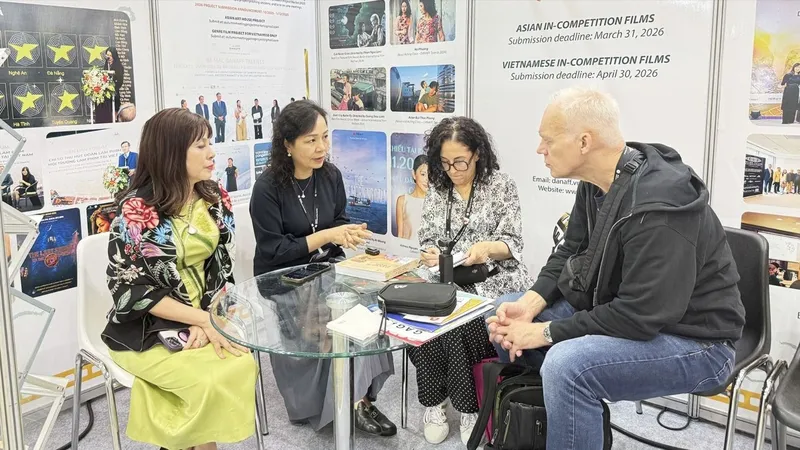 TS Ngô Phương Lan: Người bắc cầu thầm lặng của điện ảnh Việt