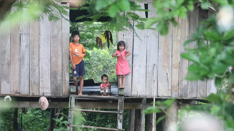 Mẹ đơn thân tật nguyền, chật vật nuôi 3 con nhỏ